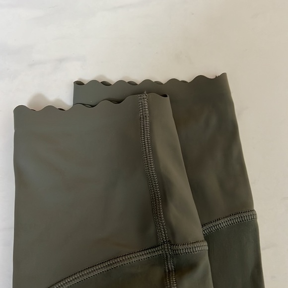Lululemon align scallop hem - Picture 3 of 3